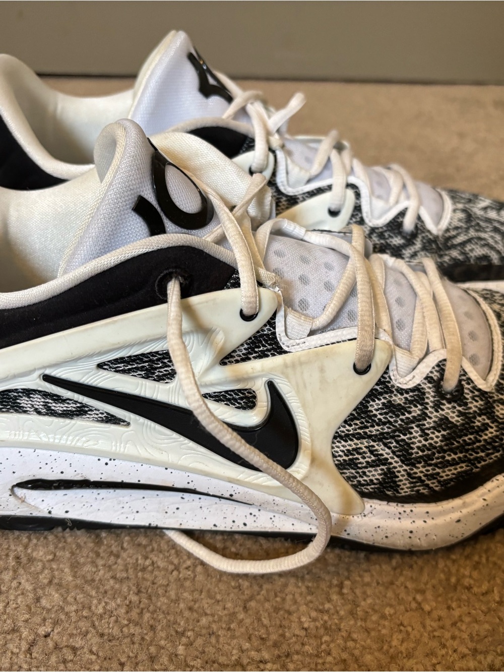 Nike Black and White Sneakers shoes